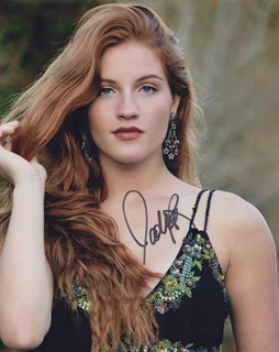 Jade Patteri autograph