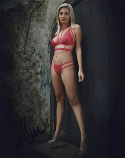 Alexa Villalta autograph