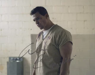 Alan  Ritchson autograph