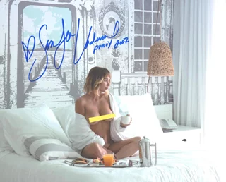 Sara Jean Underwood autograph
