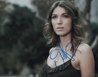 Natalie Zea autograph