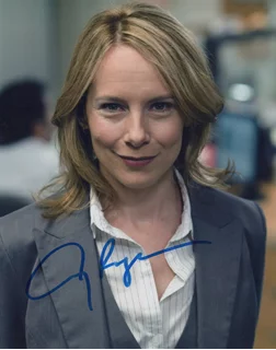 Amy Ryan autograph