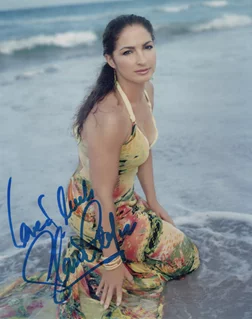Gloria Estefan autograph