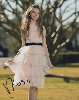 Victoria Rose Mueller autograph