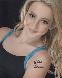 Elle Viviana autograph