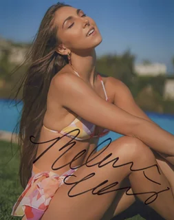 Melanie Wilking autograph