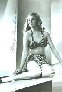 Nancy Saunders autograph