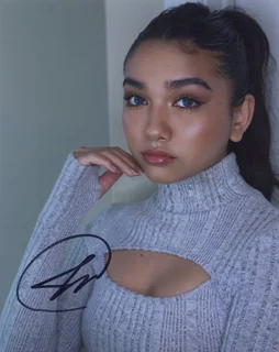 Julia Garcia autograph