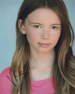 Victoria Rose Mueller autograph