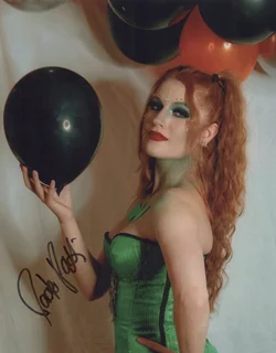 Jade Patteri autograph