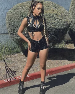 Alectra Cox autograph