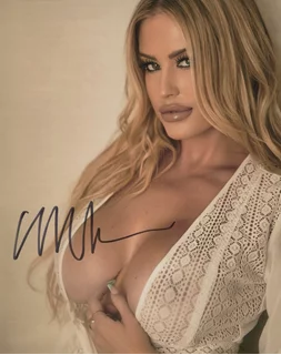 Maddie Moore autograph