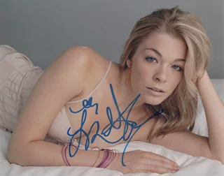 Leann Rimes autograph