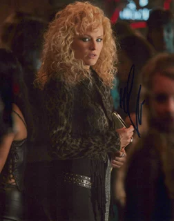 Malin Akerman autograph