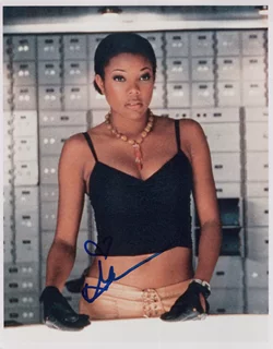 Gabrielle Union autograph
