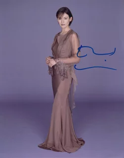 Emily Mortimer autograph