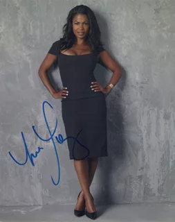 Nia Long autograph