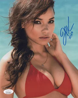 Jessica Parker Kennedy autograph