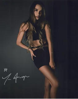 Tess Anique autograph