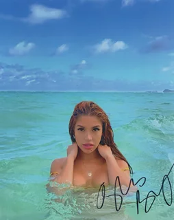 Alyshia Barragan autograph