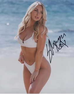 Shayna Holt autograph