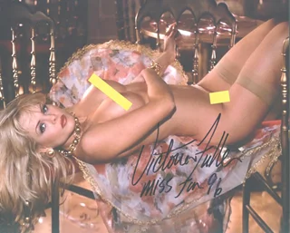 Victoria Fuller autograph