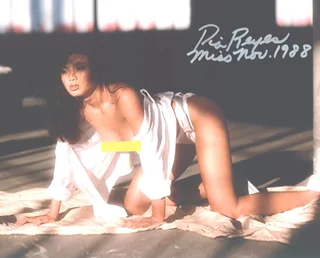 Pia Reyes autograph