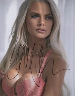 Taylor Mayde autograph
