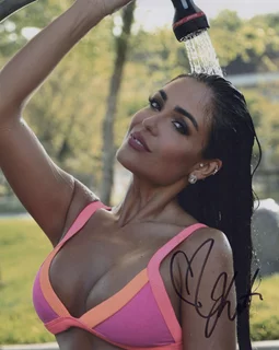 Katherine Pena autograph