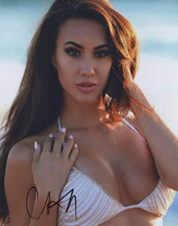 Corrie Yee autograph