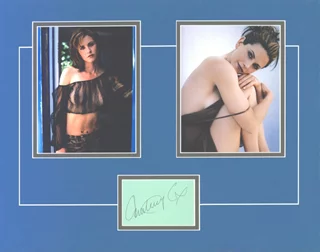 Courteney Cox autograph