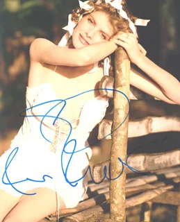 Rene Russo autograph