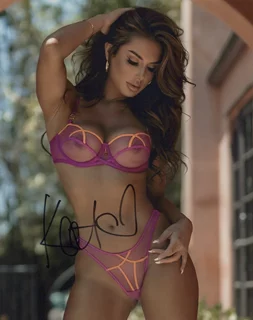 Kitty Roya autograph