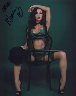 Ophelia Bloom autograph