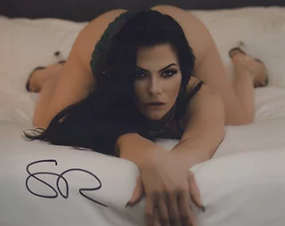 Sasha Skye autograph