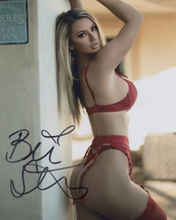Bri Stern autograph