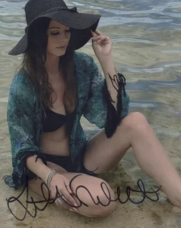 Lillie Suzanne autograph