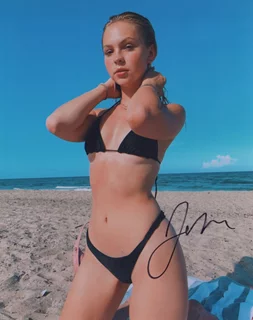 Jordyn Jones autograph