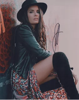 Jessica Uberuaga autograph