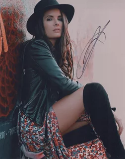 Jessica Uberuaga autograph