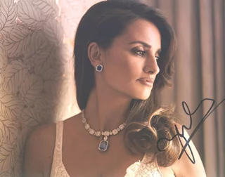 Penelope Cruz autograph