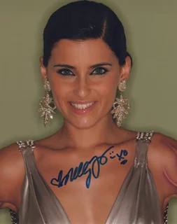 Nelly Furtado autograph