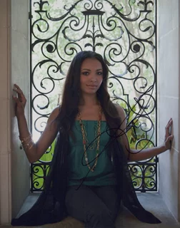 Katerina Graham autograph