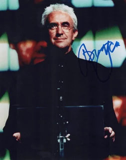 Jonathan Pryce autograph