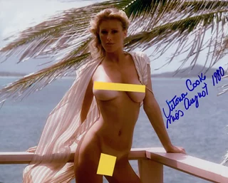 Victoria Cooke autograph