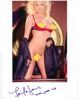 Tailor James autograph