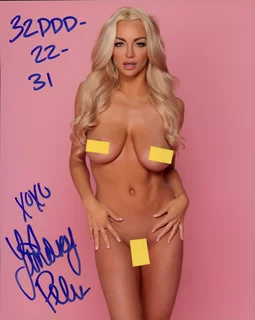 Lindsey Pelas autograph