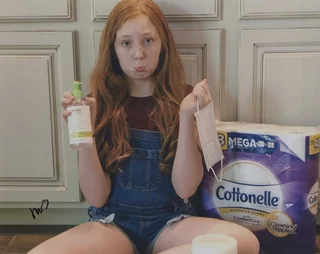 Maddie Andonie autograph