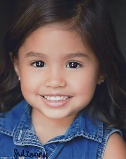 Juliana Gamiz autograph