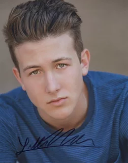 Luke Mullen autograph